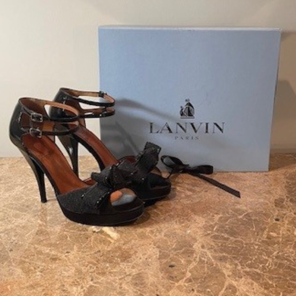 Lanvin Black Patent Leather Bow Open Toe Heels (2009 River Collection) – Sz 7.5